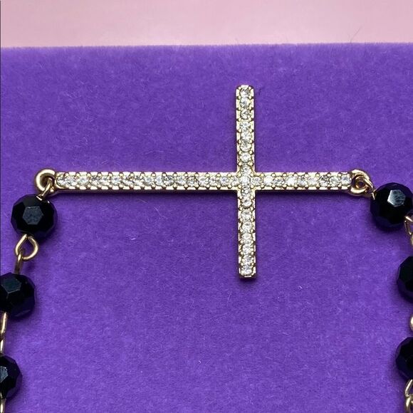 💛 Elegant Gold Plated Black Beaded with Crystal Cross Bracelet - Picture 3 of 7